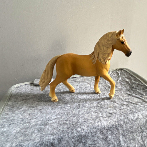 Schleich exclusive retired